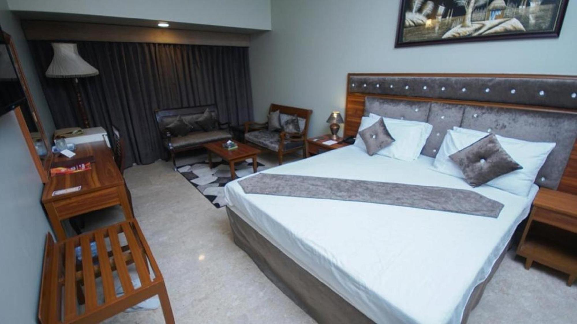 Faran Hotel Karachi Eksteriør bilde
