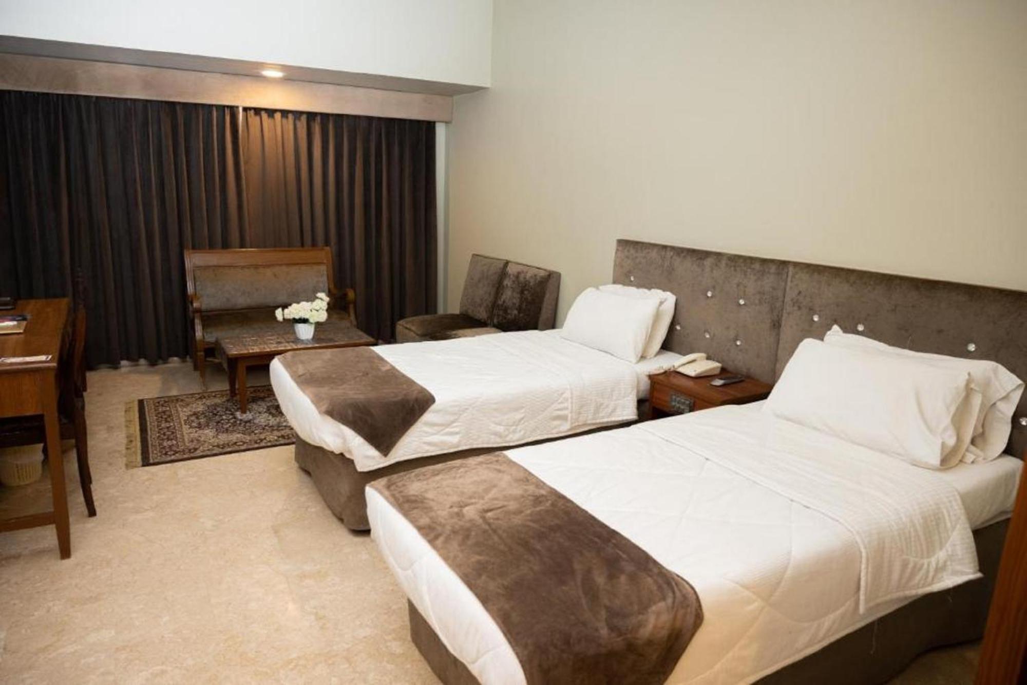 Faran Hotel Karachi Eksteriør bilde
