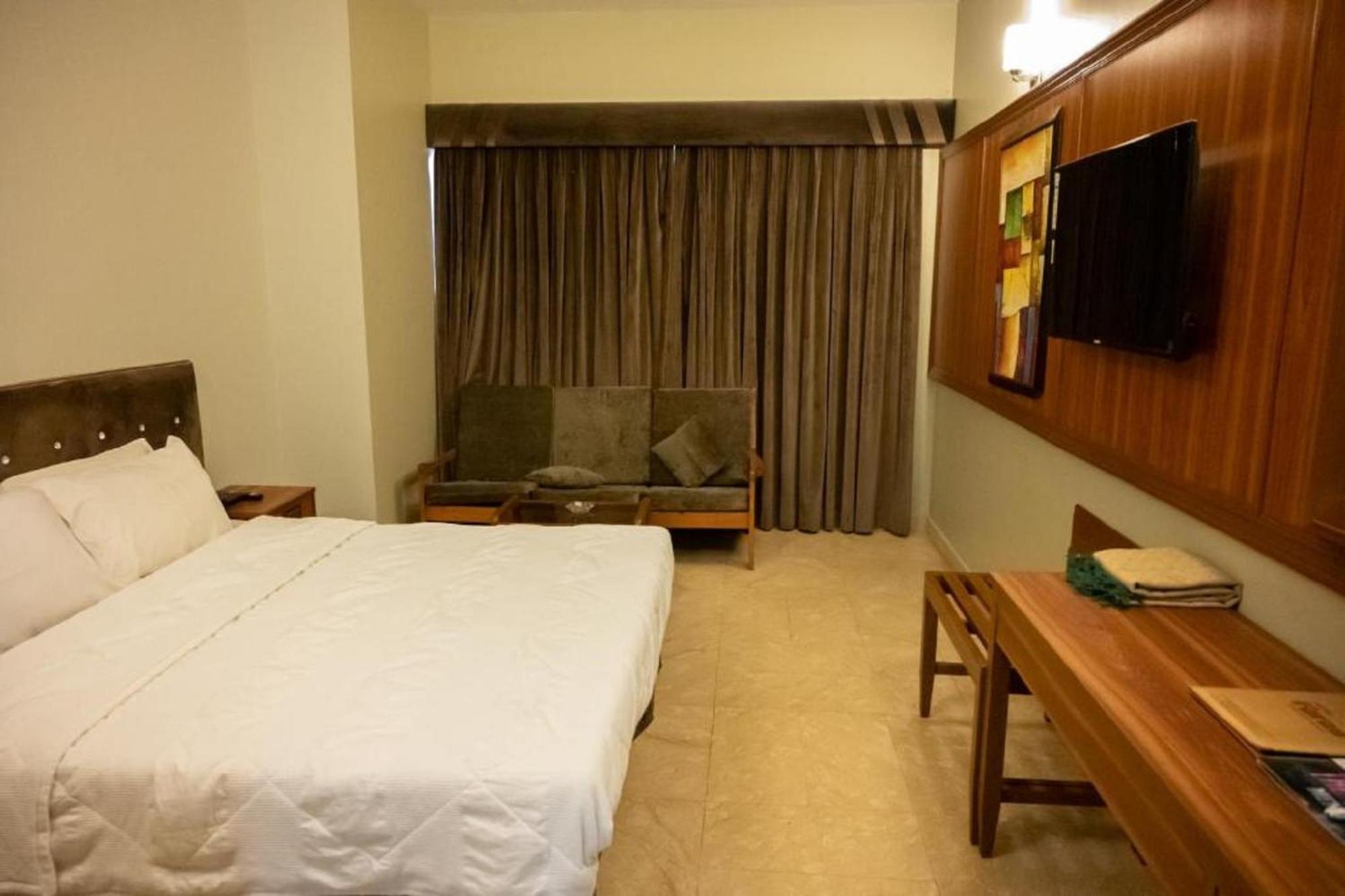 Faran Hotel Karachi Eksteriør bilde