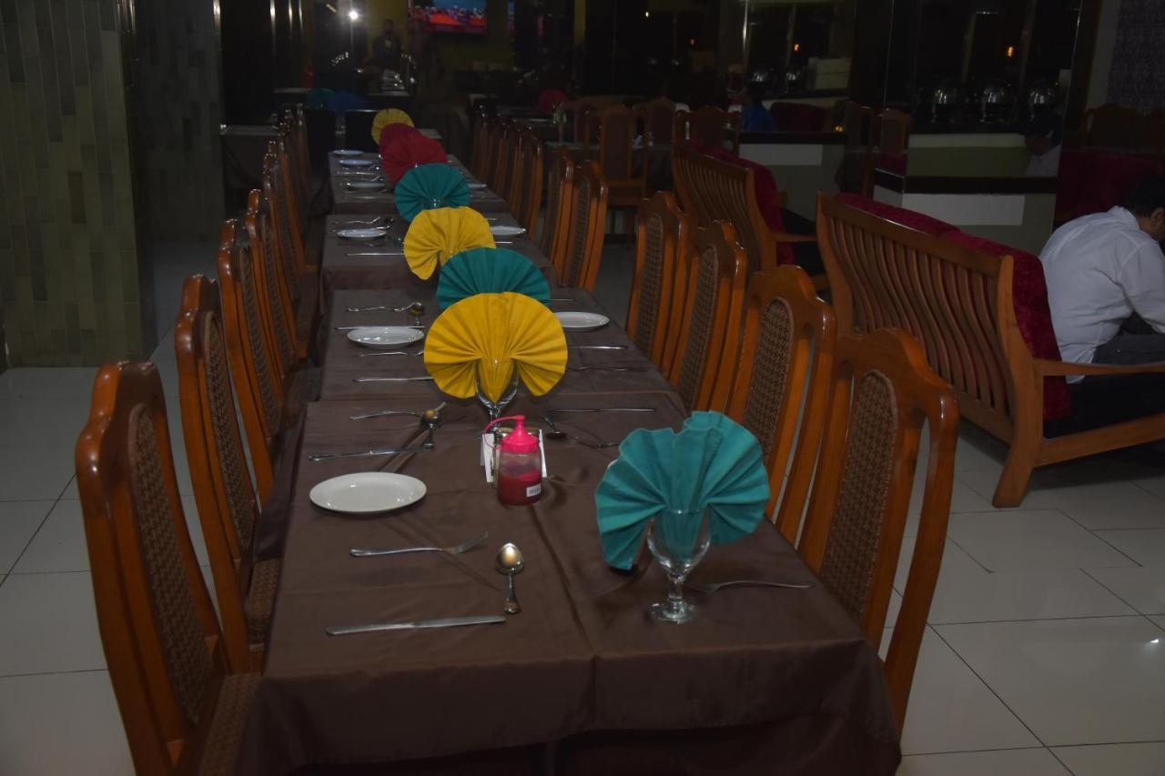 Faran Hotel Karachi Eksteriør bilde